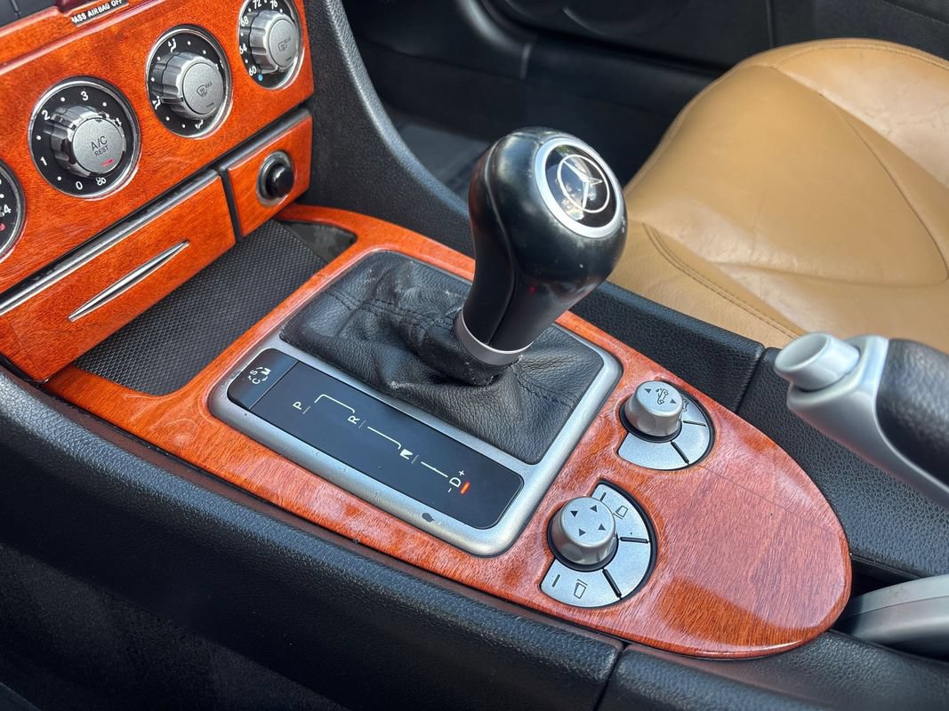 Used 2011 Mercedes-Benz SLK 350 image 19