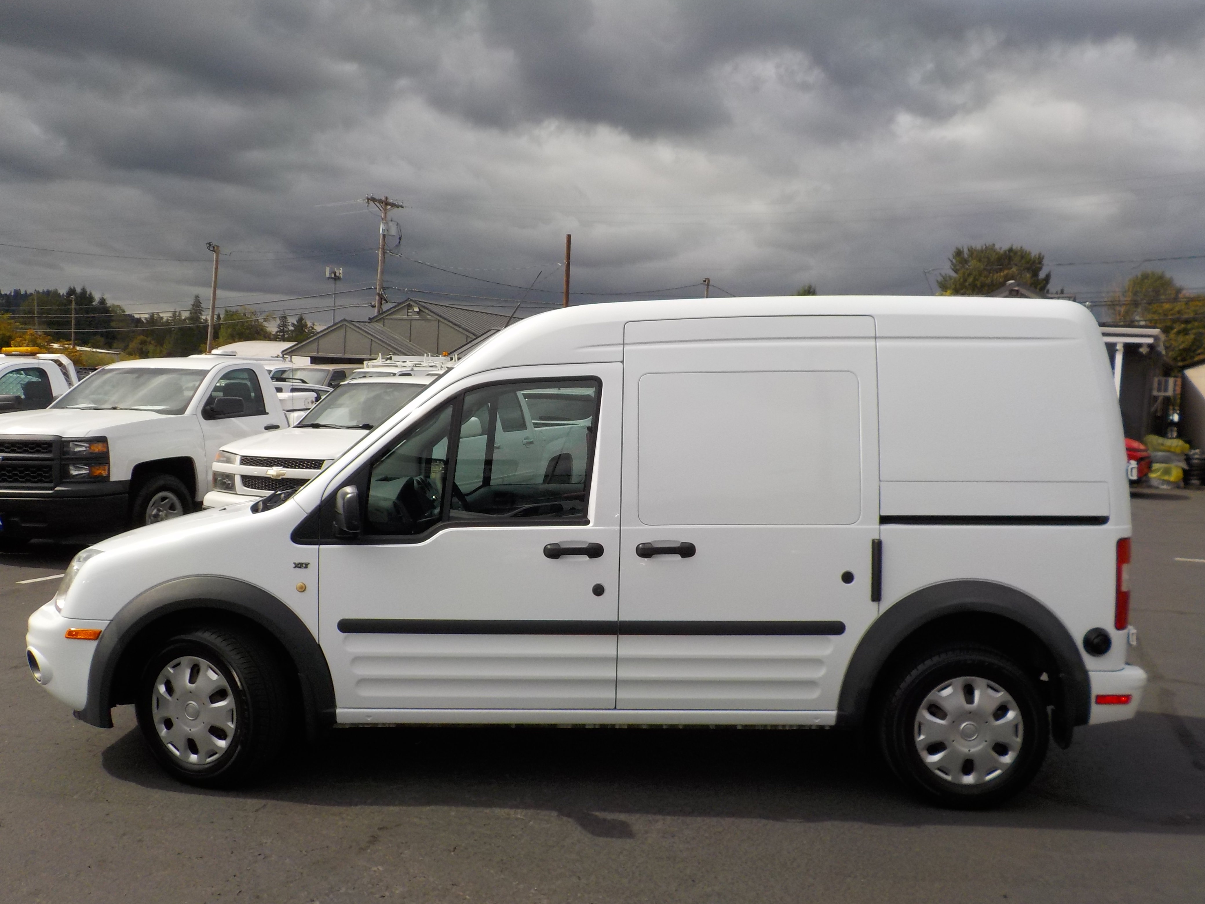Used 2011 Ford Transit Connect XLT FWD image 2