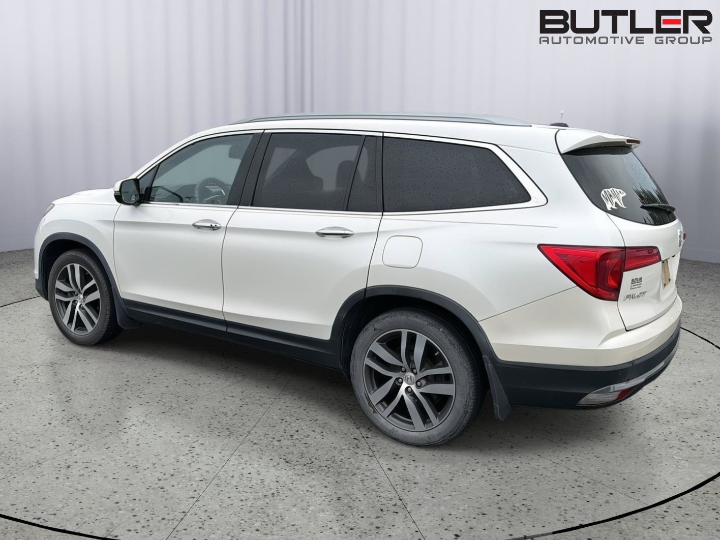 Used 2017 Honda Pilot Touring image 10