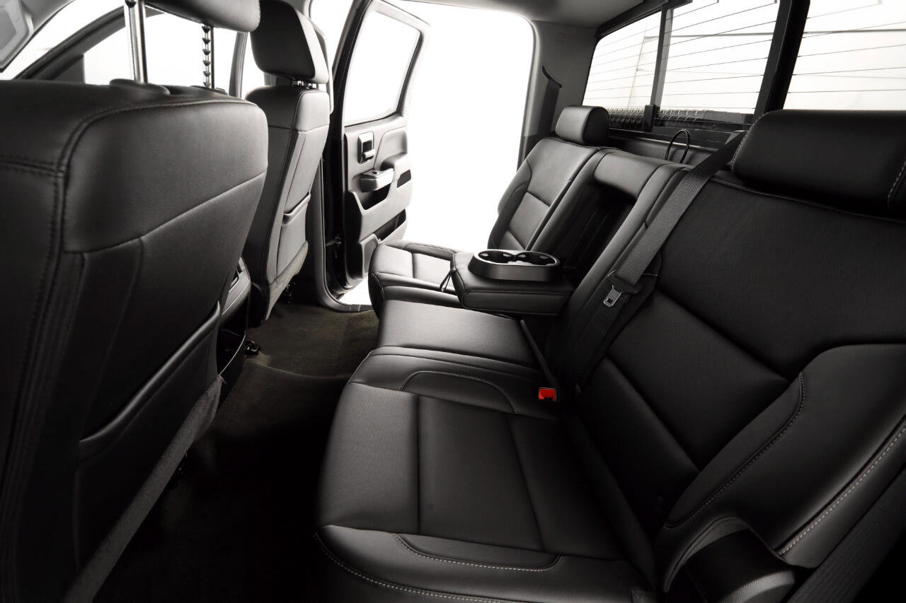 Used 2018 Chevrolet Silverado 2500 LTZ image 27