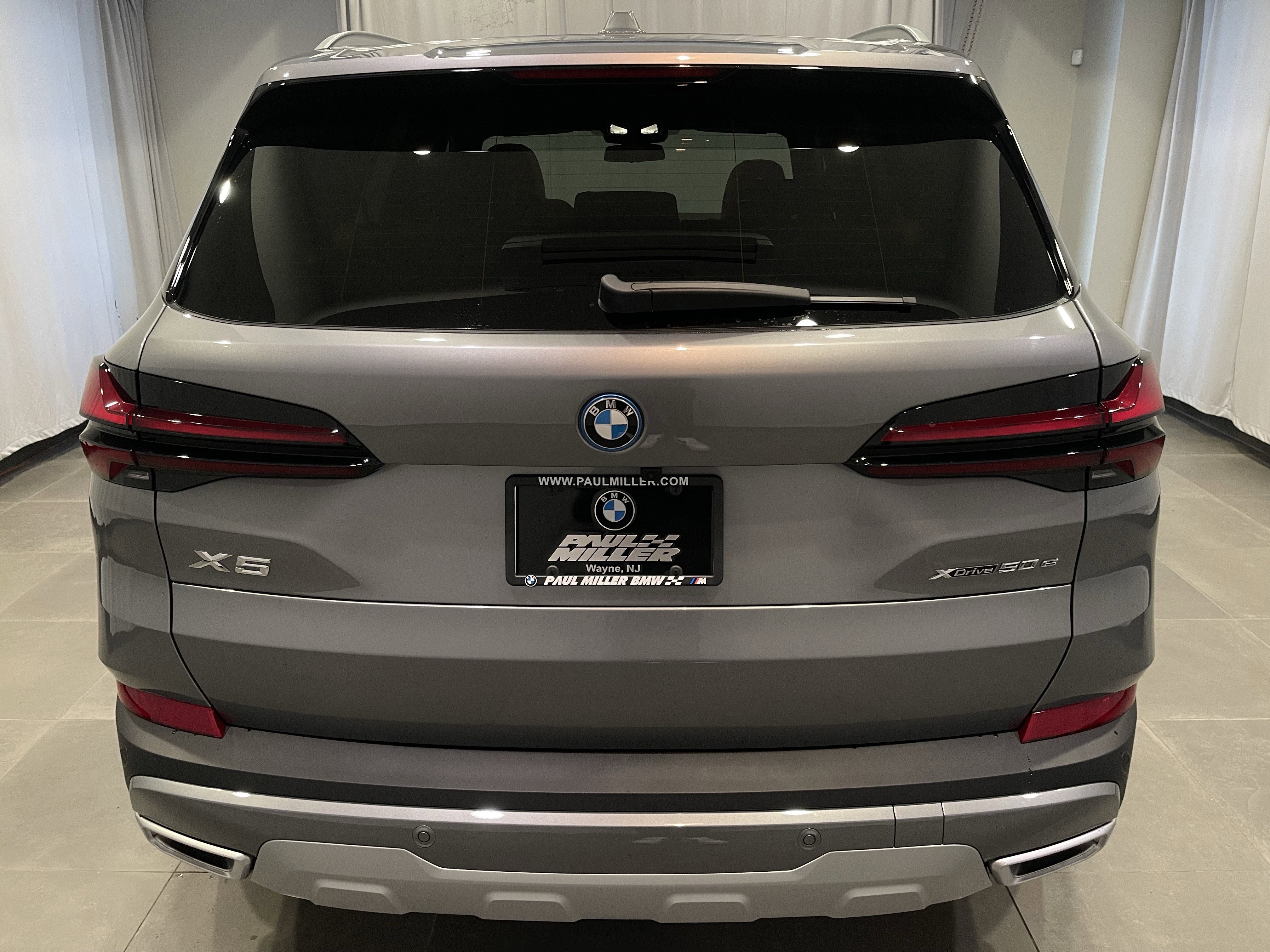 New 2026 BMW X5 xDrive50e w/ Premium Package AWD/4WD image 5