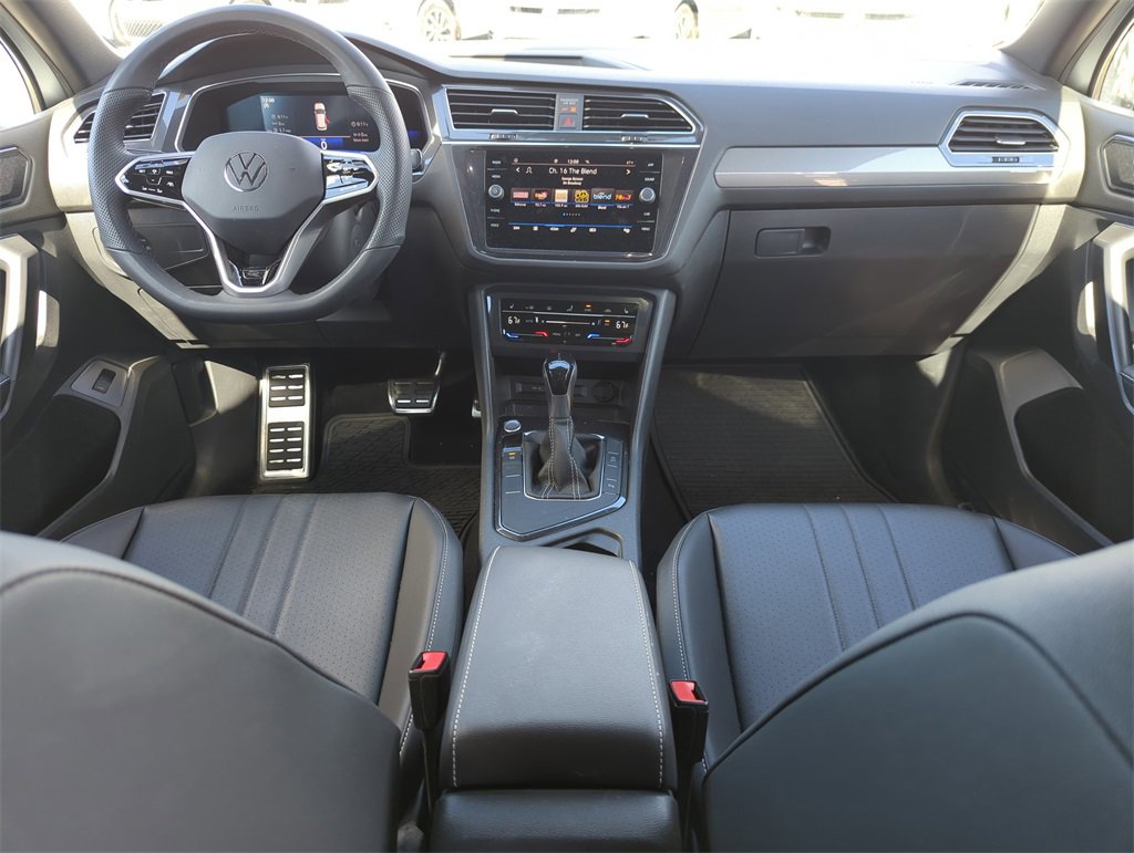 Used 2022 Volkswagen Tiguan SE R-Line image 25