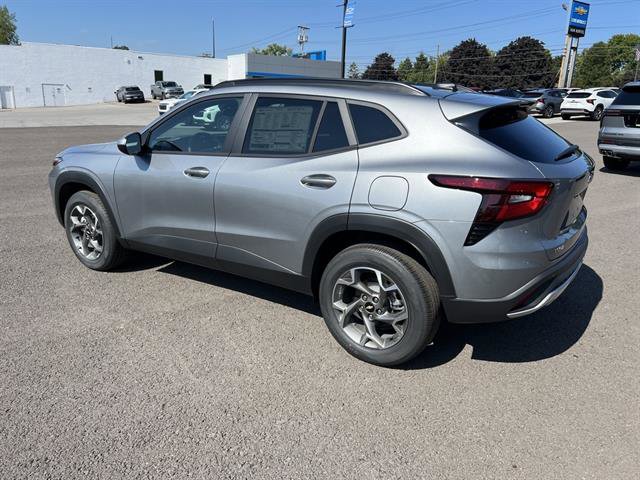 New 2026 Chevrolet Trax LT w/ Driver Confidence Package image 3