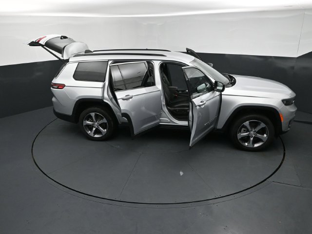 Used 2025 Jeep Grand Cherokee L Limited AWD/4WD image 27