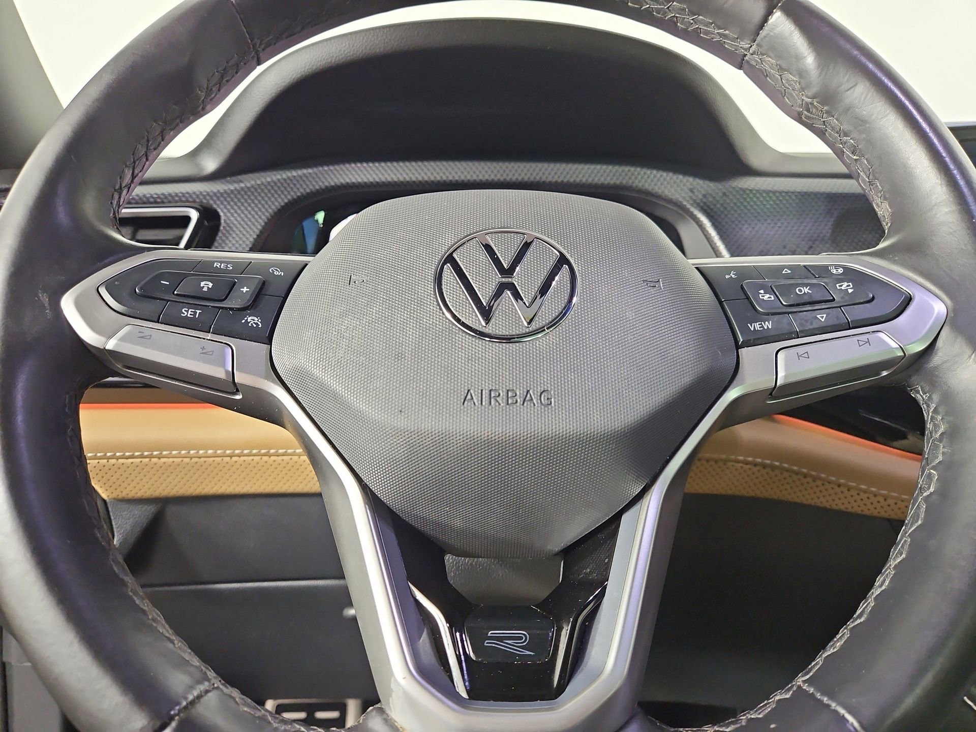 Used 2024 Volkswagen Atlas Cross Sport SEL R-Line AWD/4WD image 24