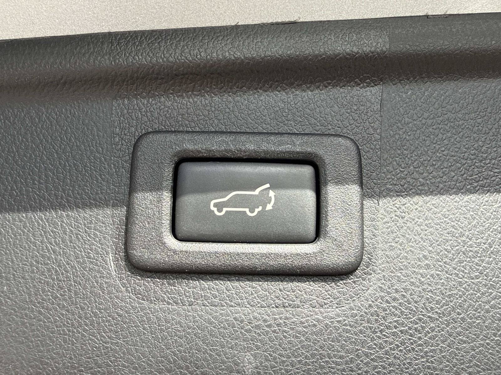 Used 2017 Subaru Outback 3.6R Limited AWD/4WD image 33