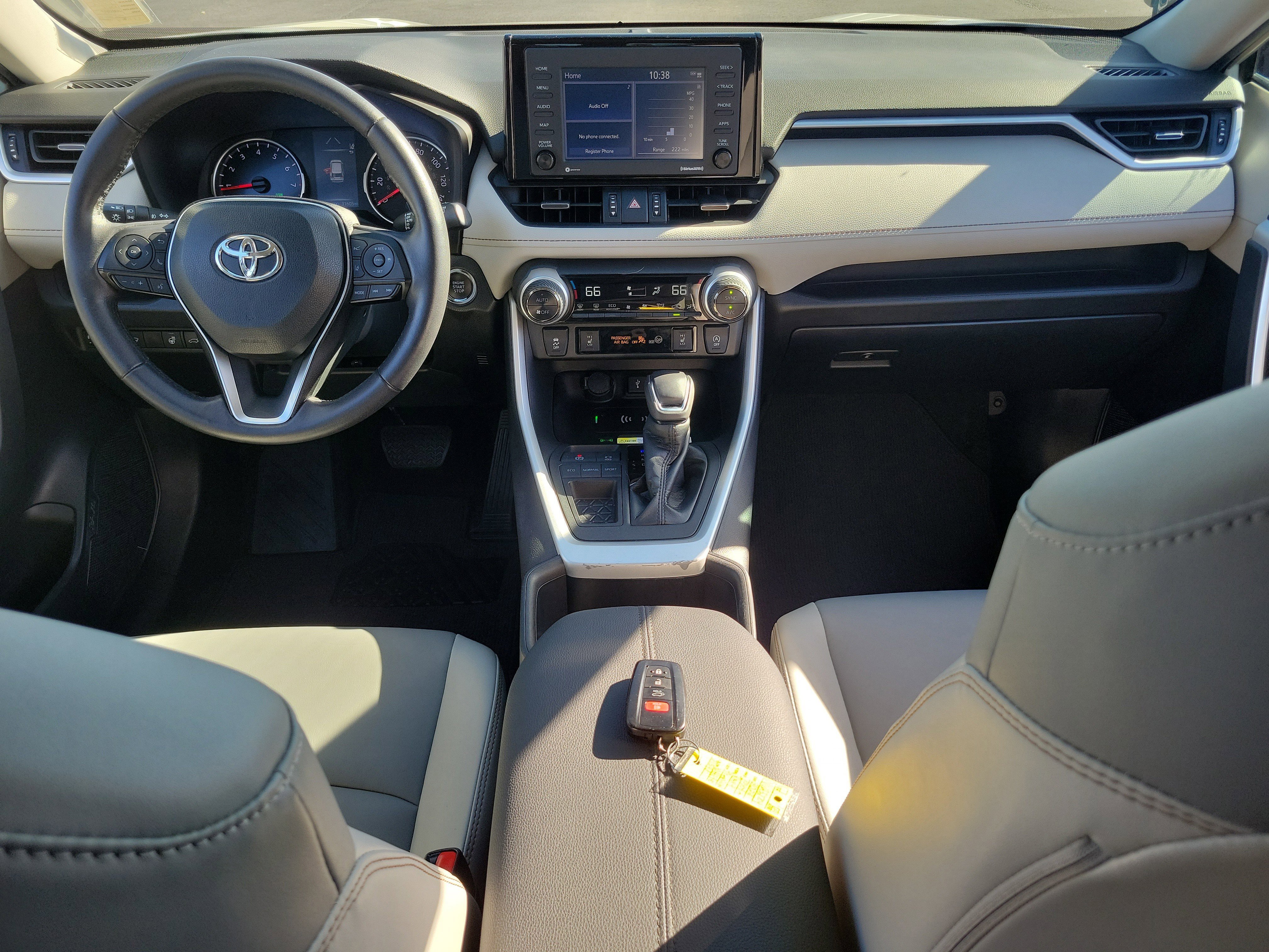 Used 2022 Toyota RAV4 XLE Premium image 14