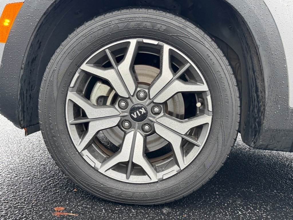 Used 2021 Kia Seltos EX image 9