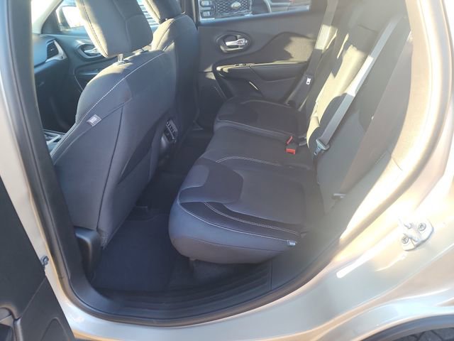 Used 2015 Jeep Cherokee Latitude image 27