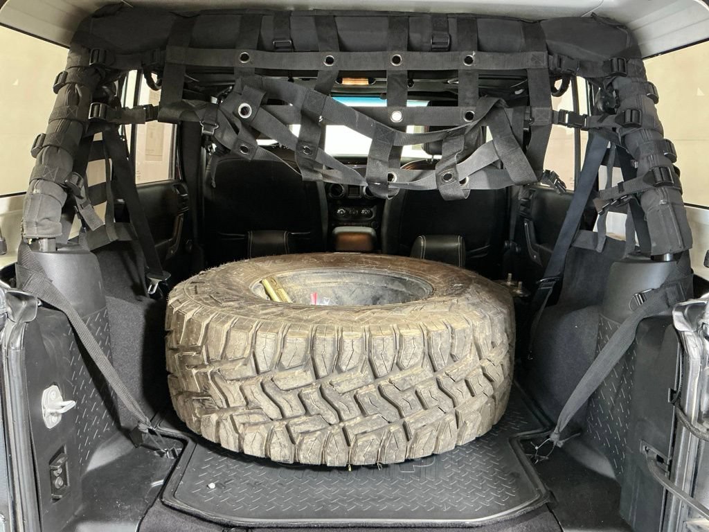 Used 2015 Jeep Wrangler Unlimited Sport w/ Connectivity Group AWD/4WD image 25
