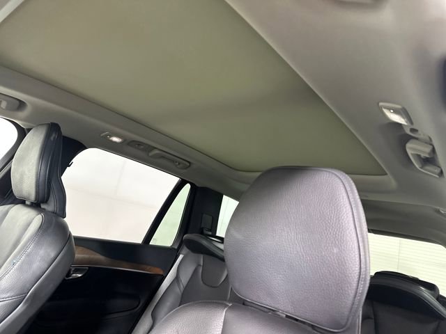 Used 2023 Volvo XC90 B6 Plus image 12