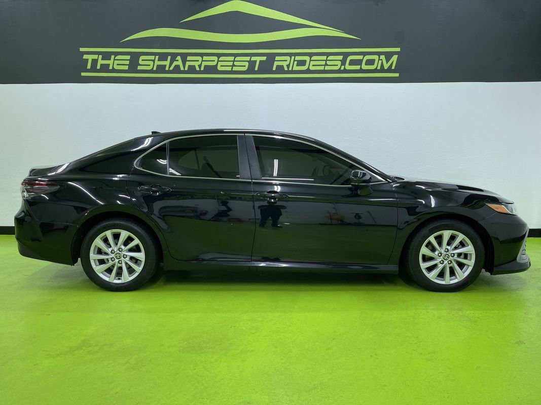Used 2022 Toyota Camry LE image 11
