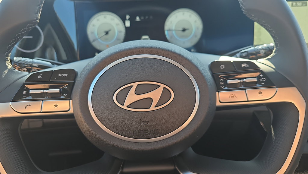 New 2026 Hyundai Elantra Limited FWD image 12