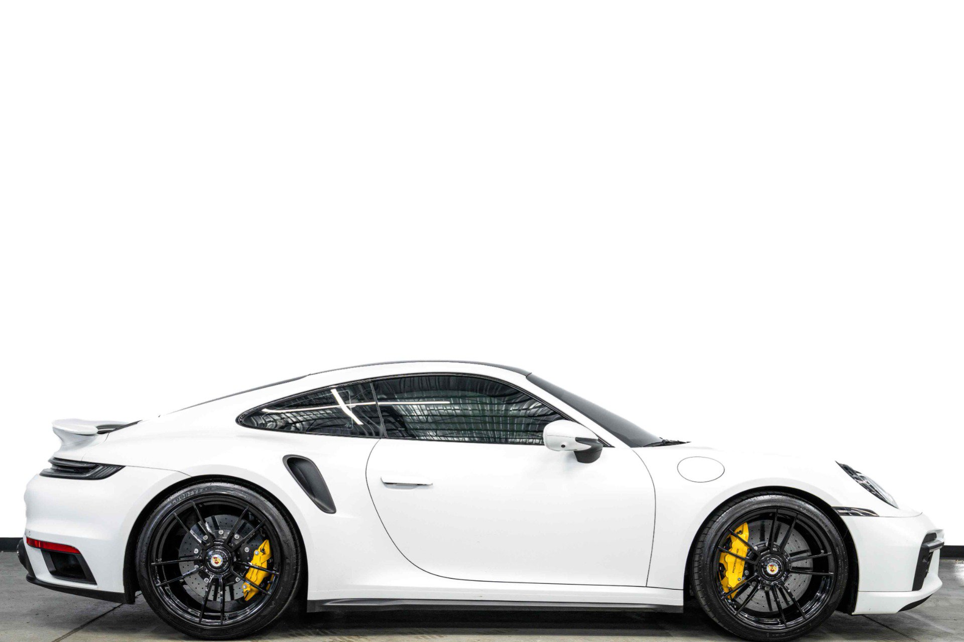 Used 2022 Porsche 911 Turbo S AWD/4WD image 2