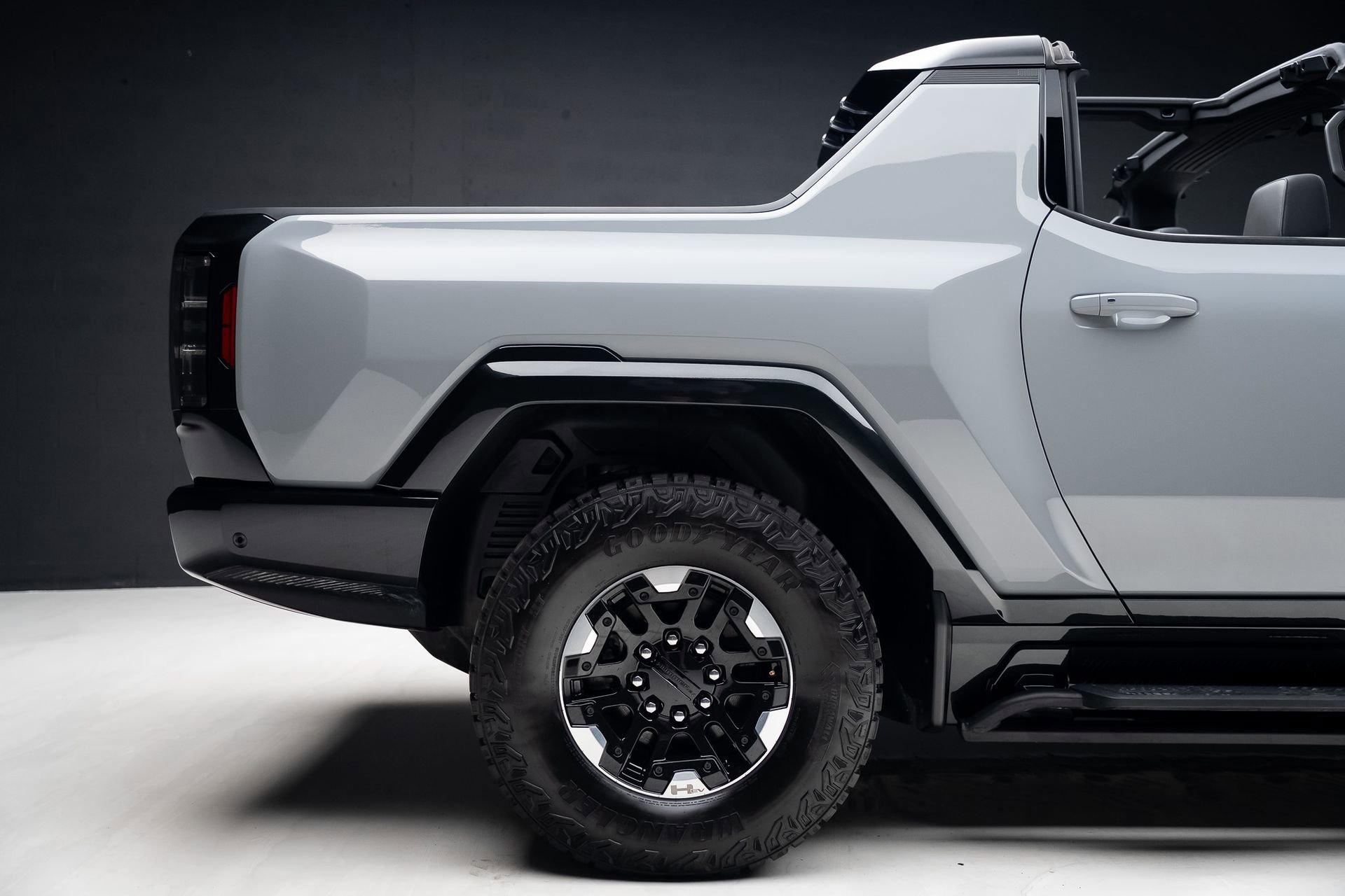 Used 2024 GMC Hummer EV 3X w/ Extreme Off-Road Package image 37