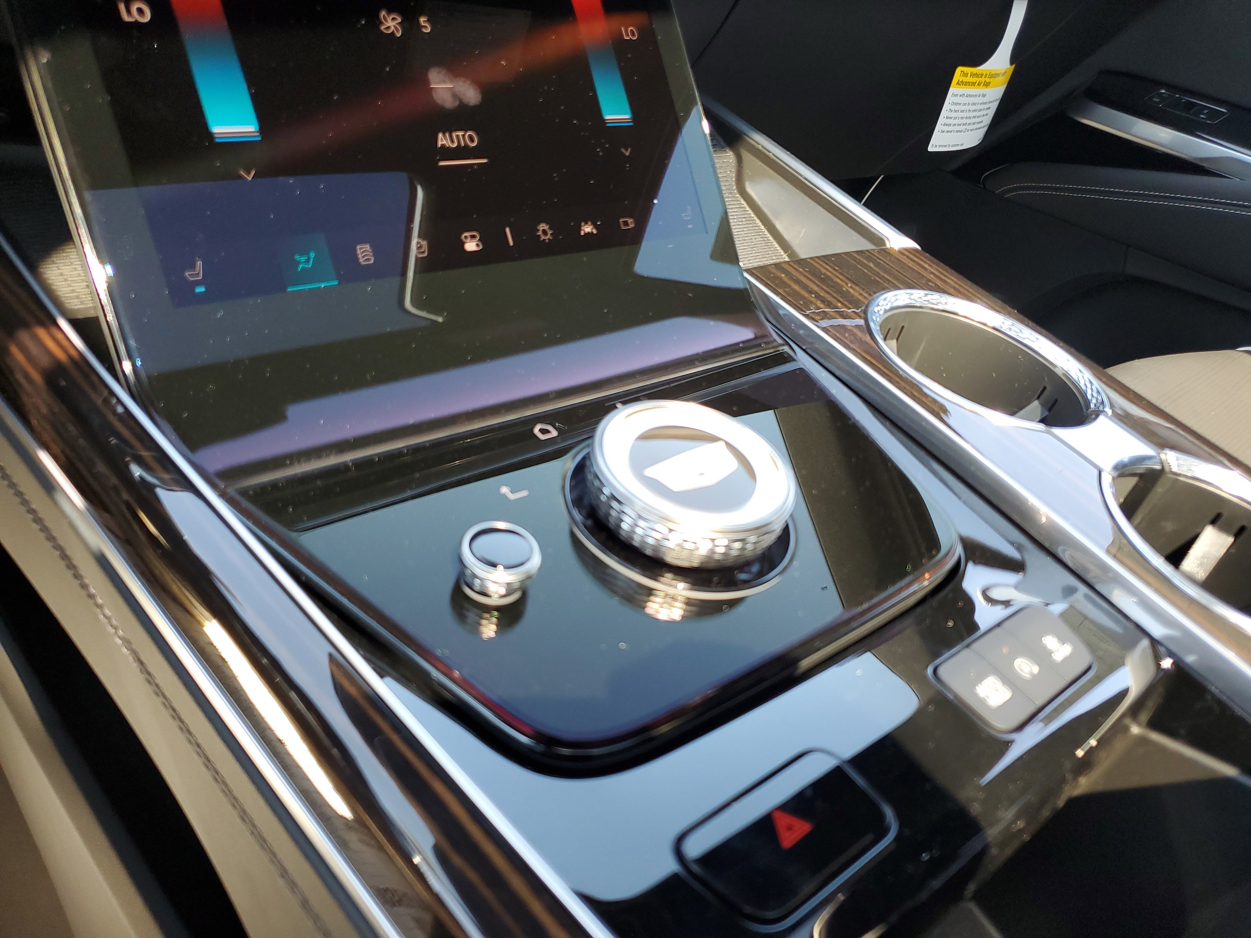 New 2025 Cadillac Escalade Premium Luxury w/ LPO, Radiant Package image 25