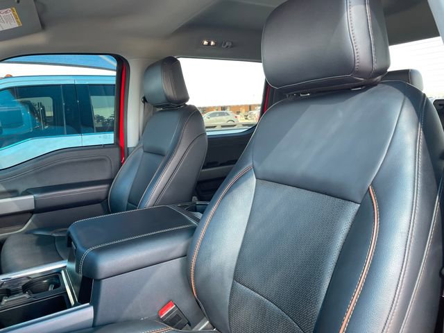 Used 2025 Ford F350 Lariat w/ Black Appearance Package image 10