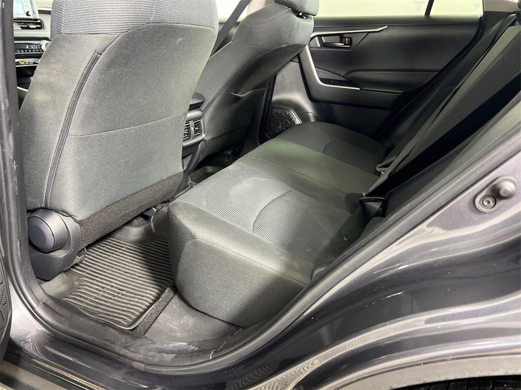Used 2022 Toyota RAV4 LE image 19