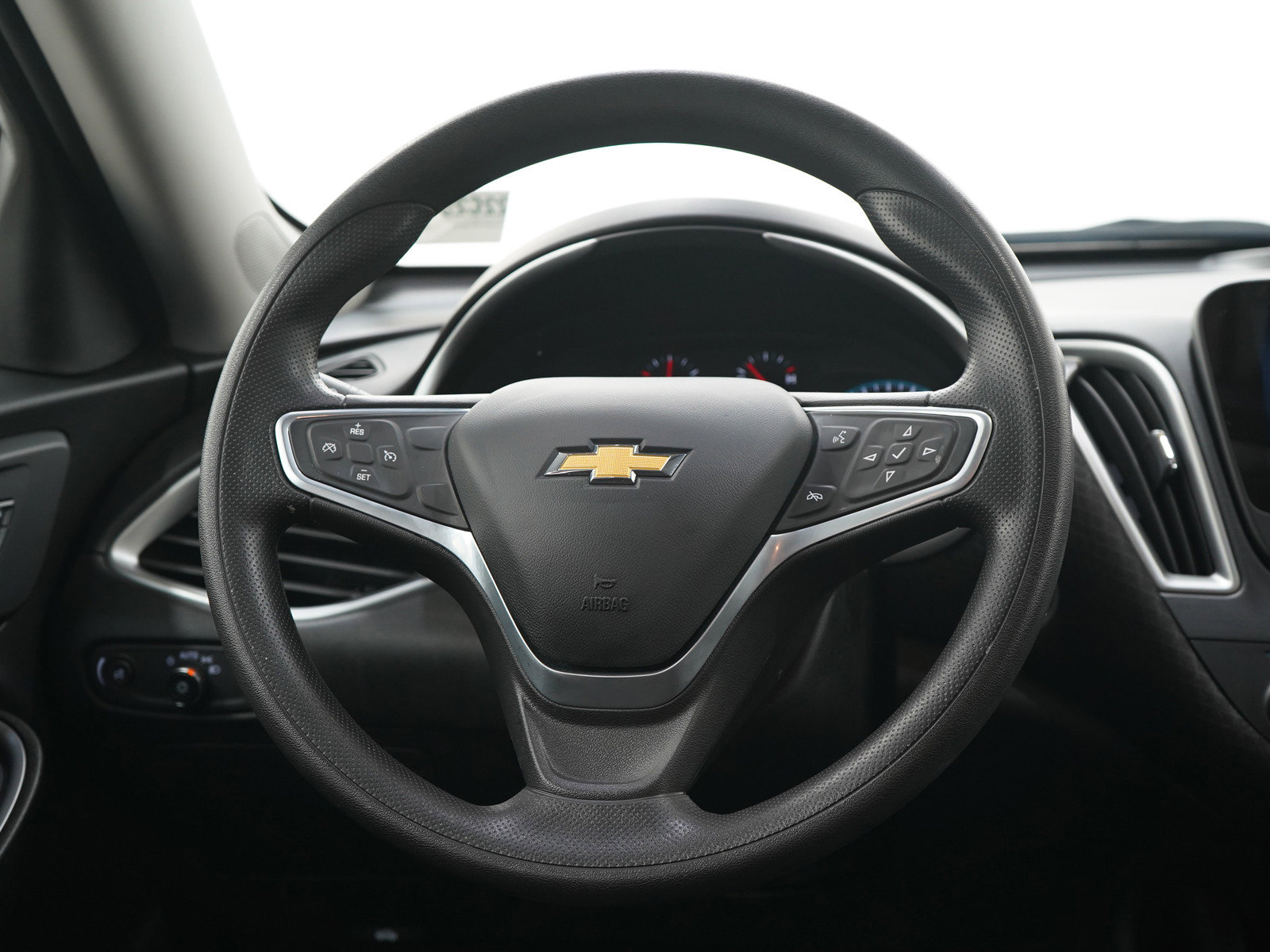 Used 2022 Chevrolet Malibu LS FWD image 14