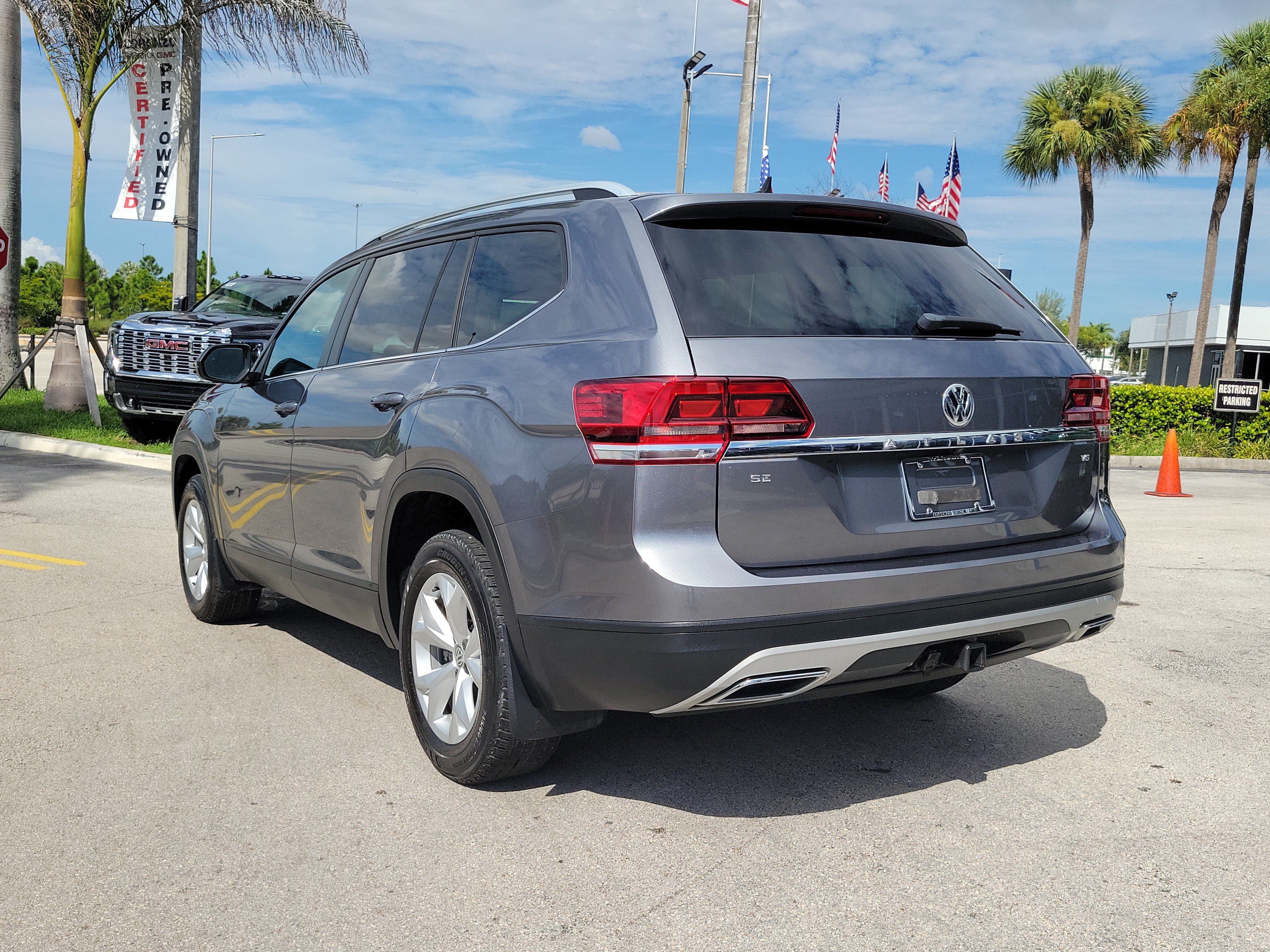 Used 2019 Volkswagen Atlas SE w/ Towing Package FWD image 7