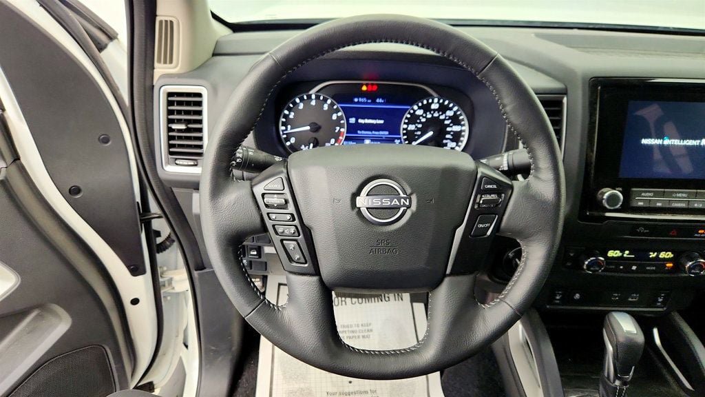 Used 2023 Nissan Frontier SV AWD/4WD image 13