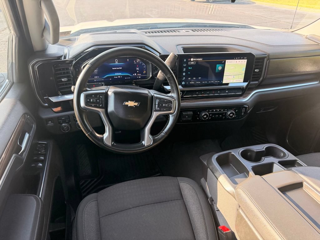 Used 2025 Chevrolet Silverado 1500 LT AWD/4WD image 13