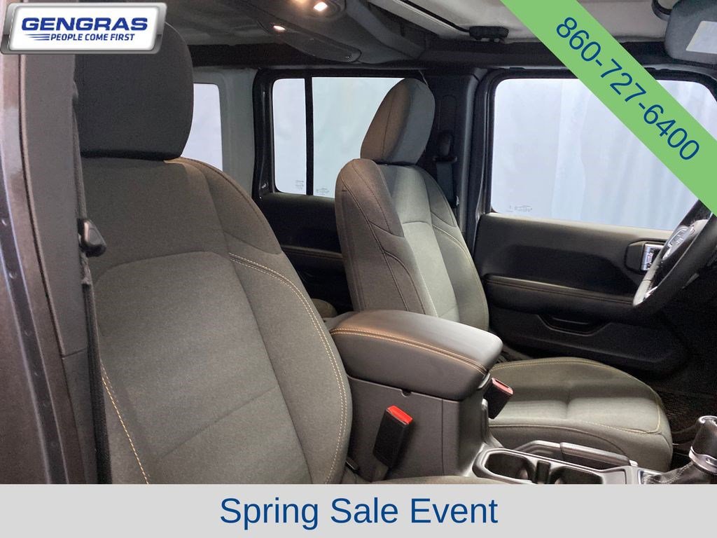 Used 2025 Jeep Wrangler Unlimited Sahara AWD/4WD image 42