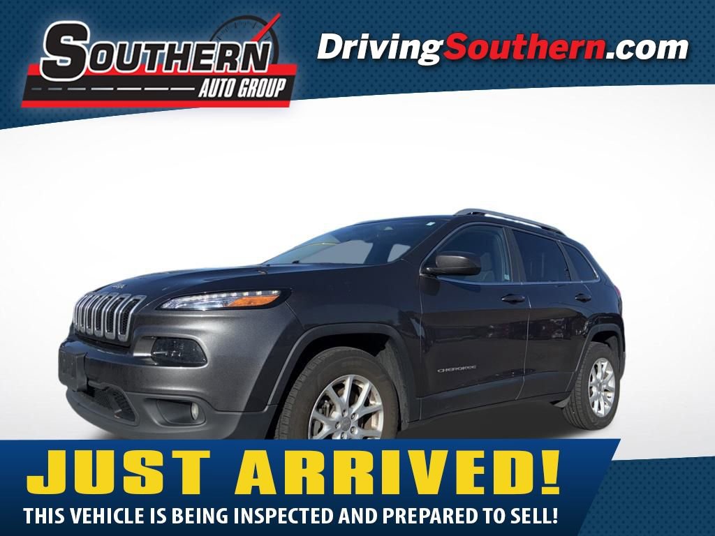 Used 2017 Jeep Cherokee Latitude w/ Cold Weather Group image 1