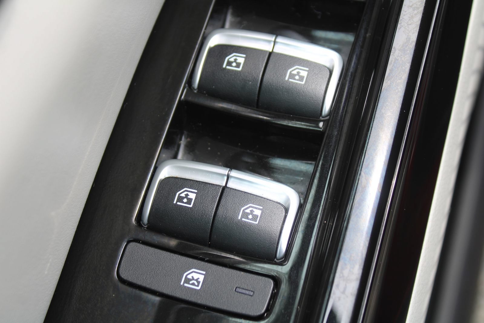 Certified 2023 Kia Carnival SX Prestige FWD image 26