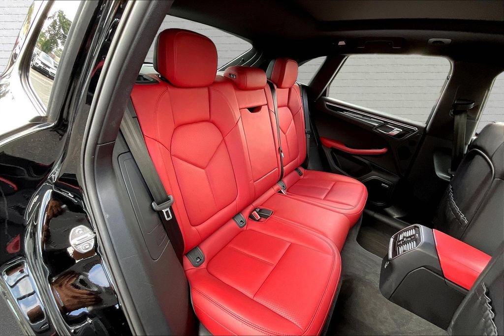 Used 2021 Porsche Macan AWD/4WD image 24