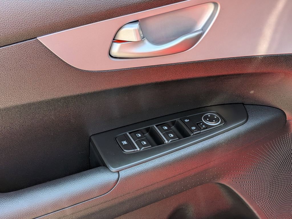 Used 2024 Kia Forte LXS FWD image 13