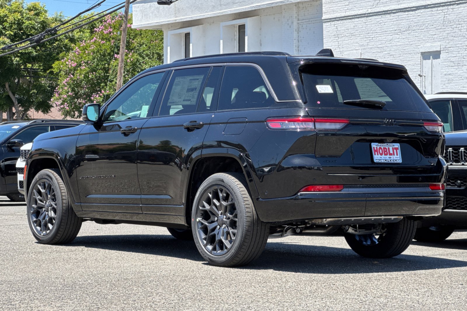 New 2026 Jeep Grand Cherokee Summit w/ Obsidian Package AWD/4WD image 5