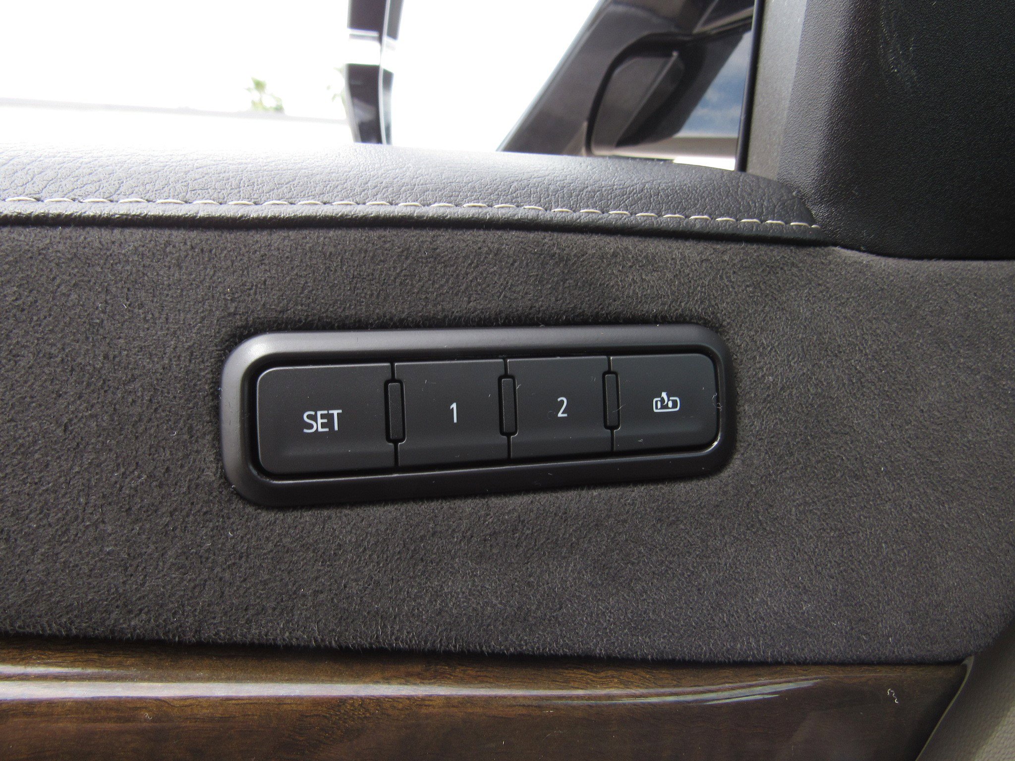 Used 2019 Cadillac Escalade Luxury image 22