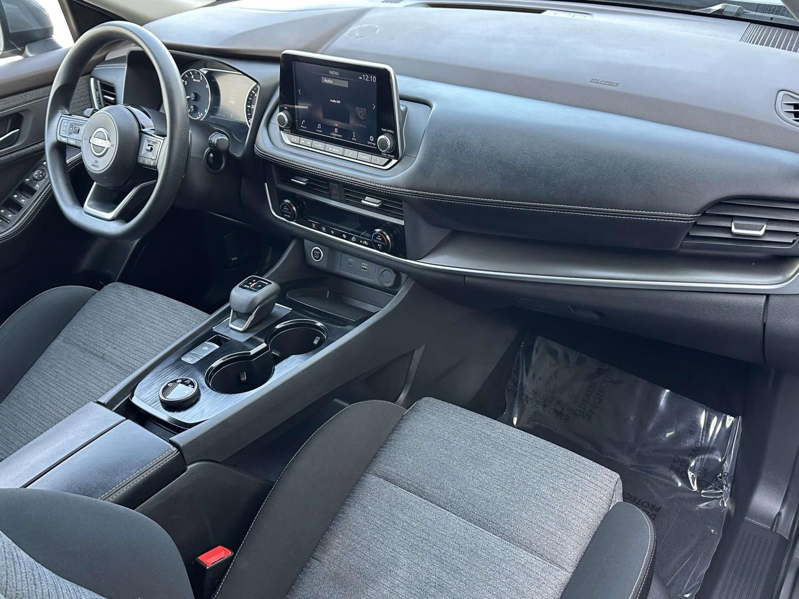 Used 2023 Nissan Rogue SV image 11