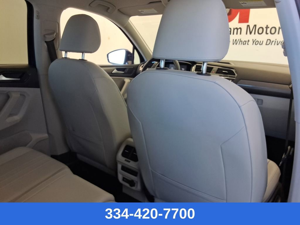 Certified 2022 Volkswagen Tiguan SE image 21