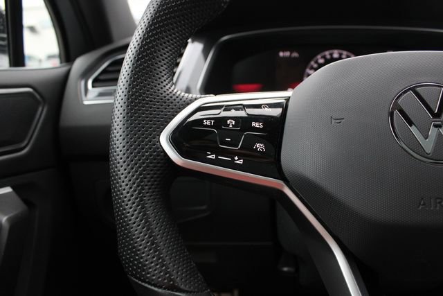 Certified 2023 Volkswagen Tiguan SE R-Line image 13