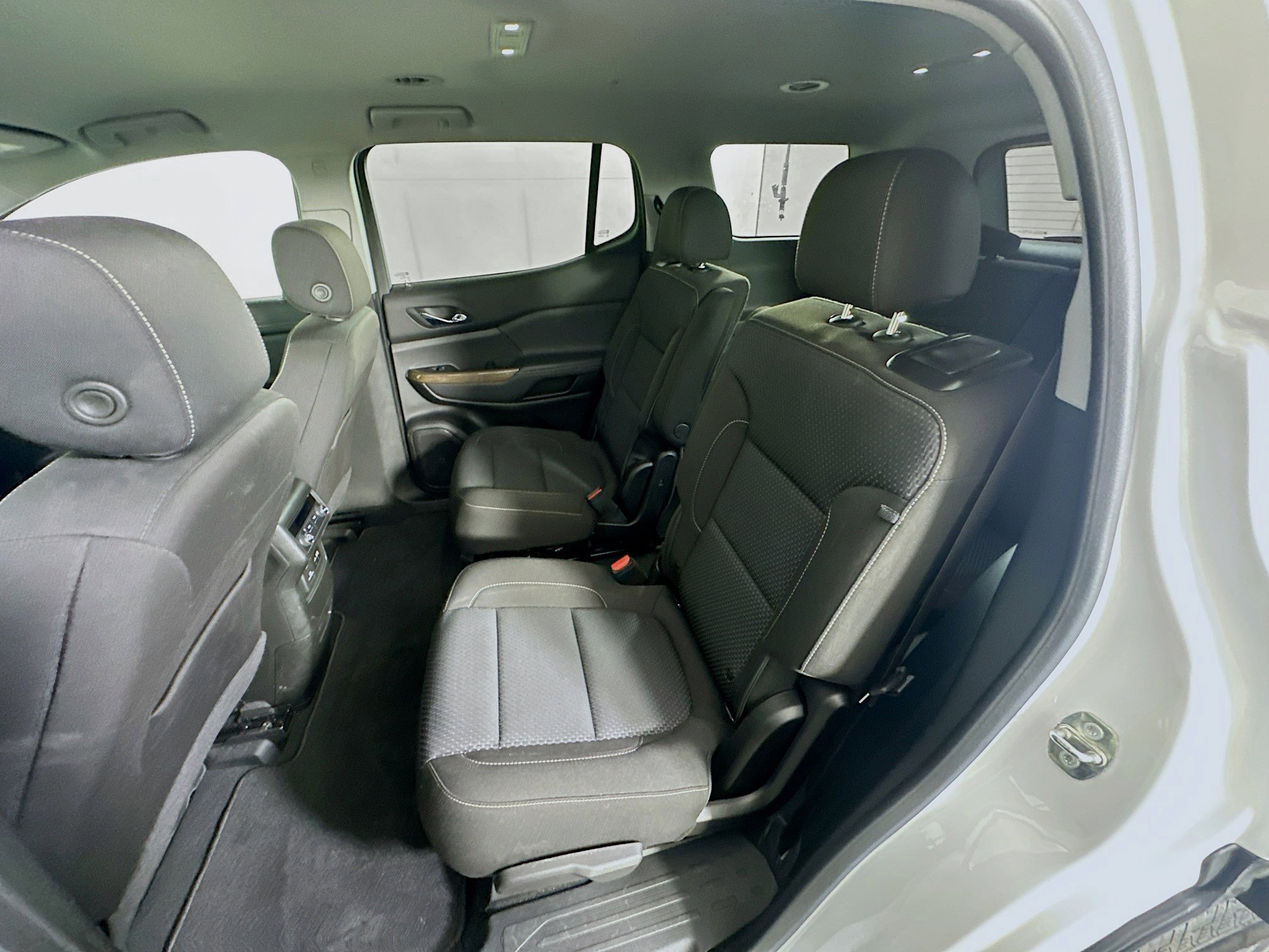 Used 2023 GMC Acadia SLE w/ Driver Convenience Package image 29