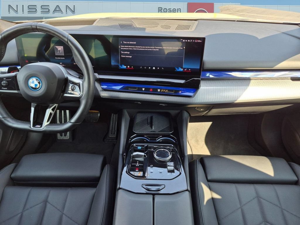 Used 2024 BMW i5 eDrive40i w/ M Sport Package RWD image 23