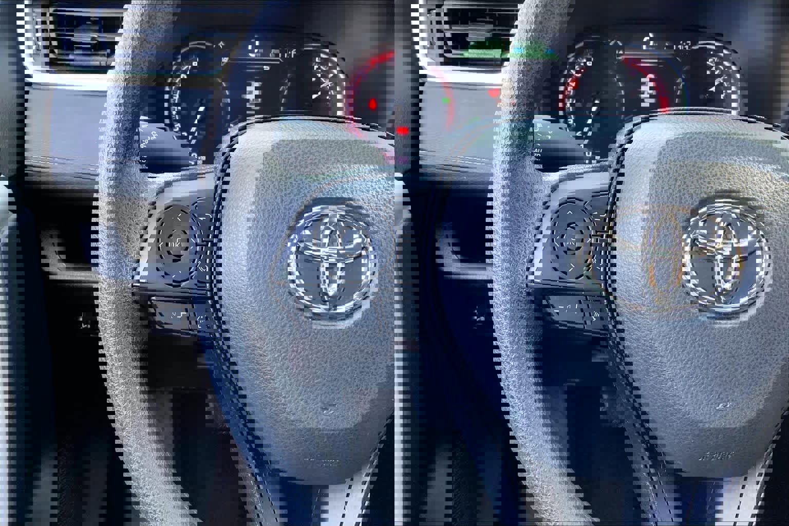 Used 2023 Toyota RAV4 XLE image 23