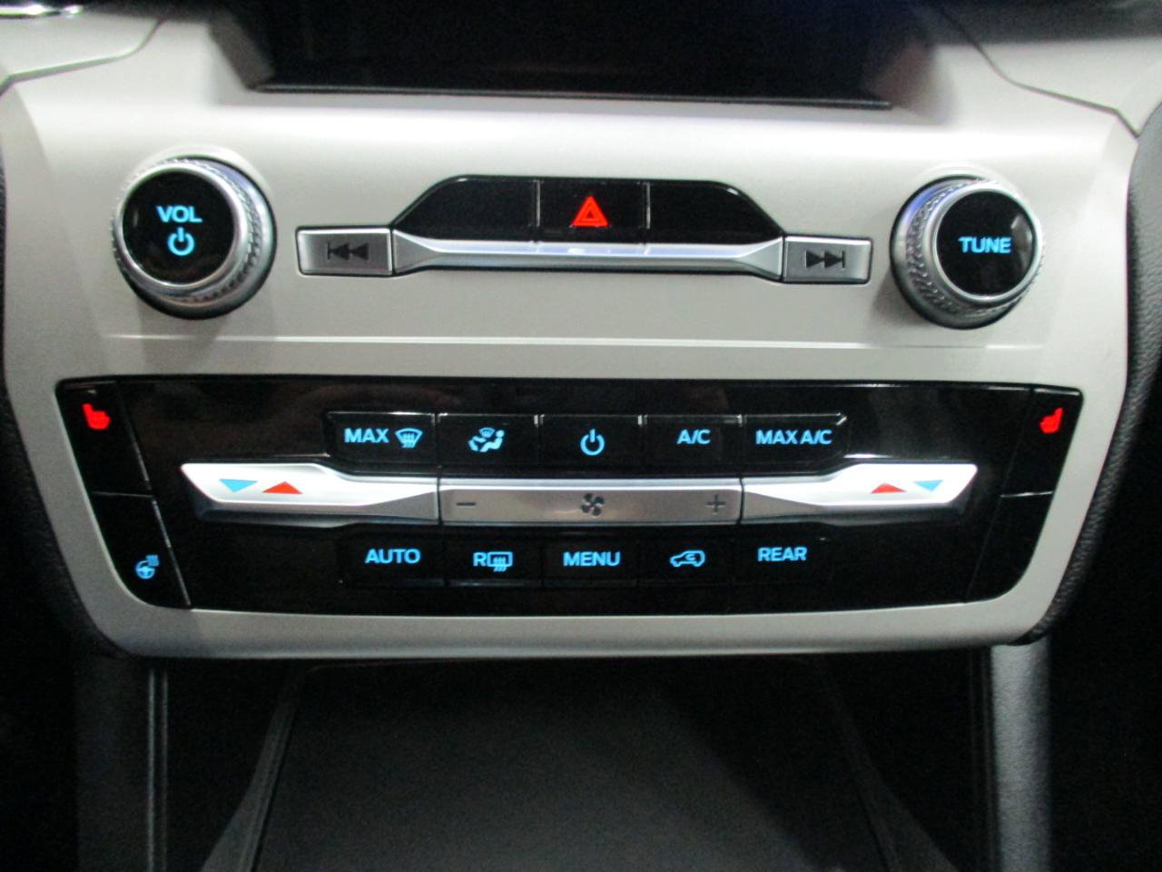 Used 2023 Ford Explorer XLT w/ Equipment Group 202A image 24