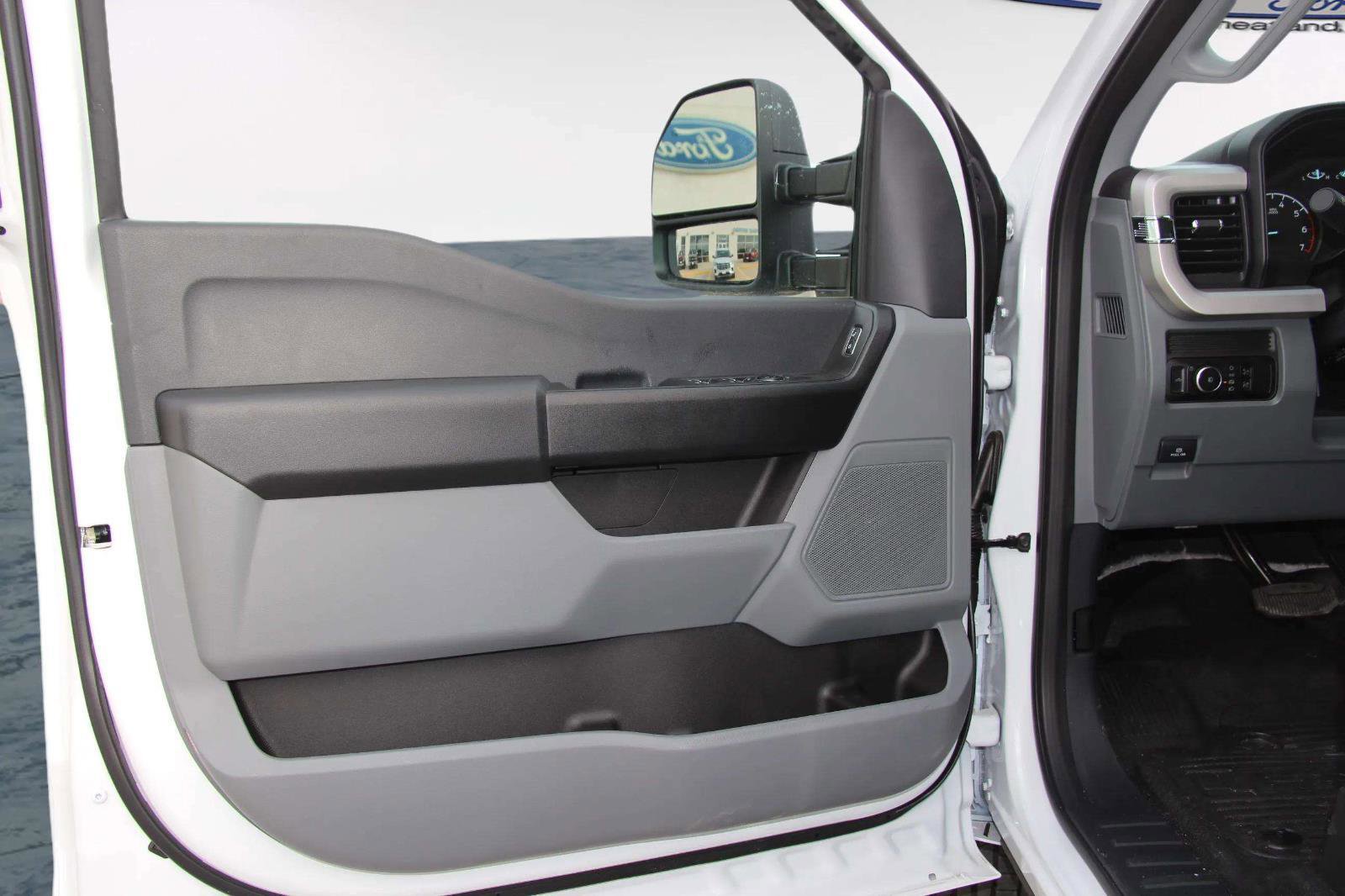 New 2026 Ford F350 XL w/ FX4 Off-Road Package image 12