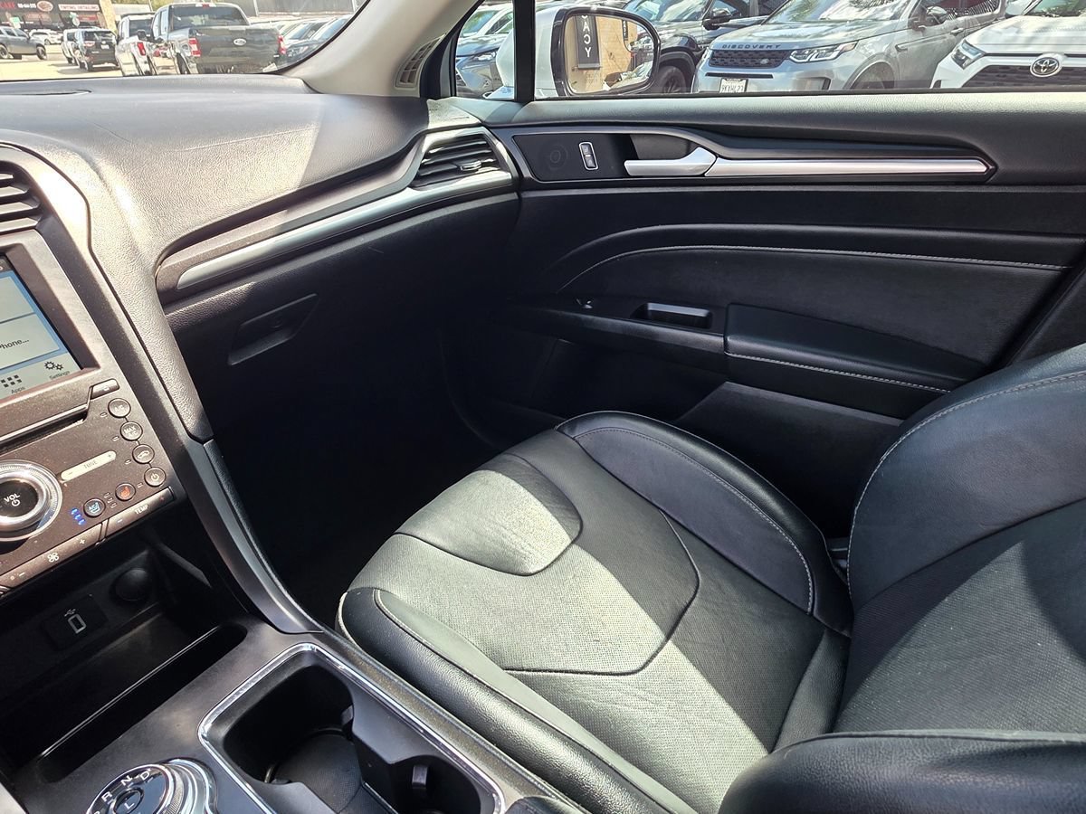Used 2017 Ford Fusion Energi Titanium FWD image 37