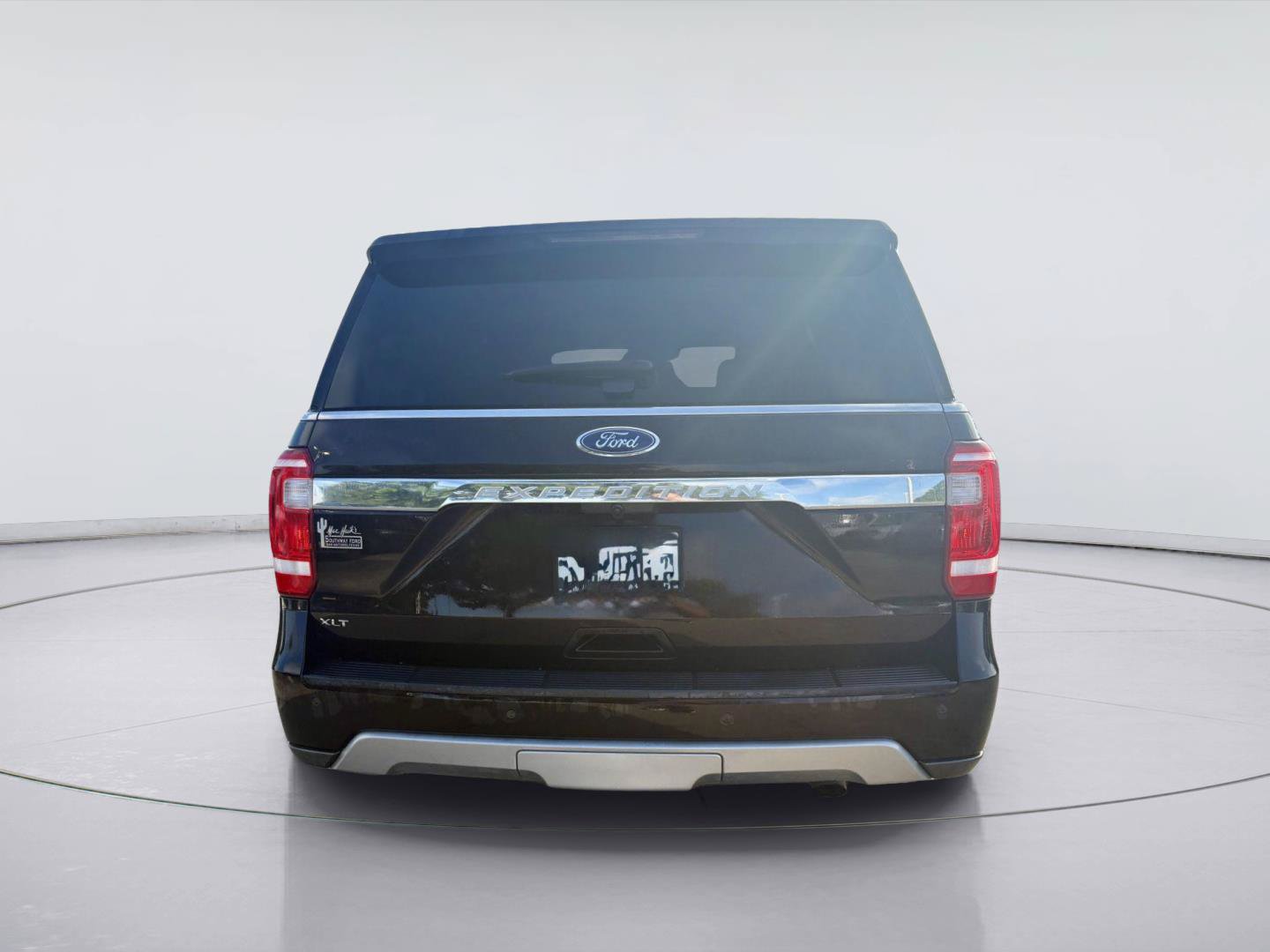 Used 2021 Ford Expedition XLT RWD image 4