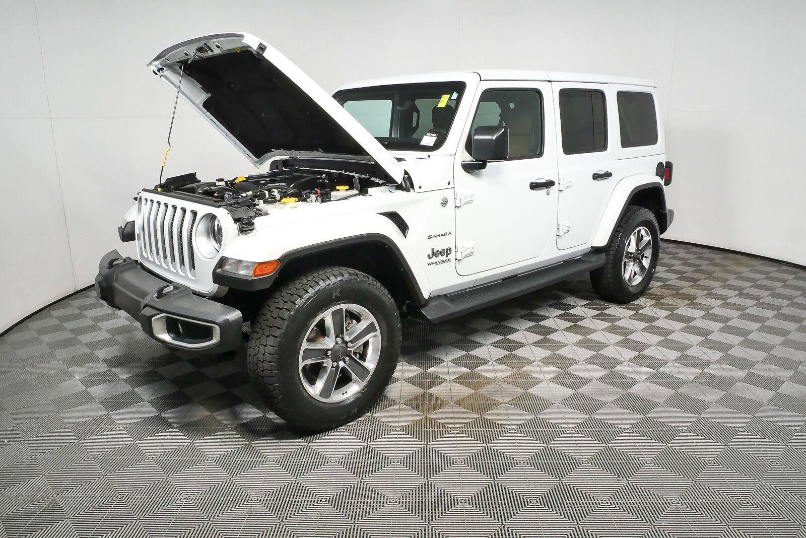 Used 2021 Jeep Wrangler Unlimited Sahara AWD/4WD image 31