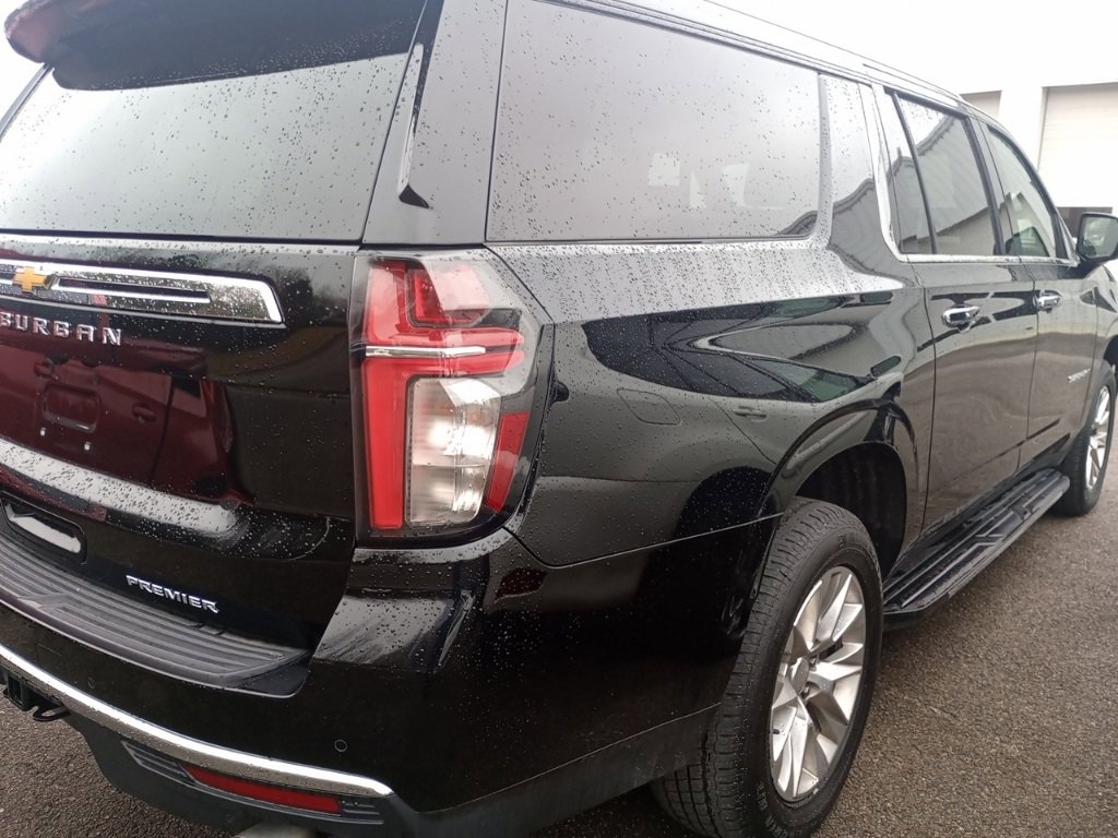 Used 2024 Chevrolet Suburban Premier image 5
