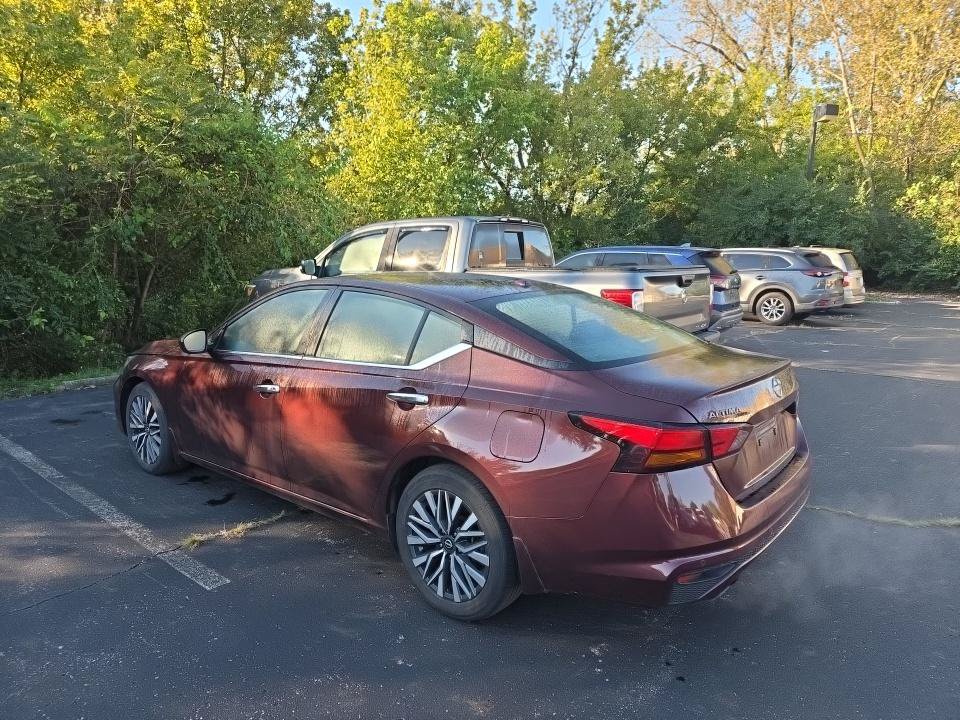 Certified 2024 Nissan Altima 2.5 SV w/ SV Premium Package FWD image 4