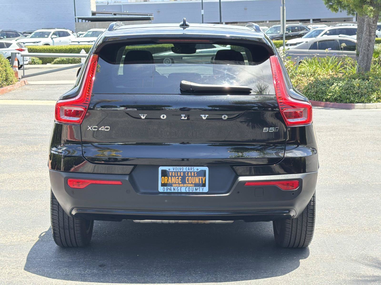 Certified 2026 Volvo XC40 B5 Plus AWD/4WD image 6