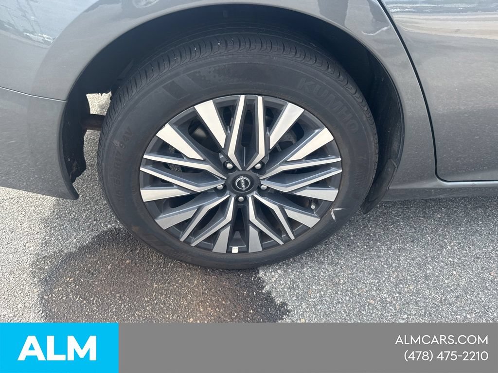 Used 2025 Nissan Altima 2.5 SV FWD image 8