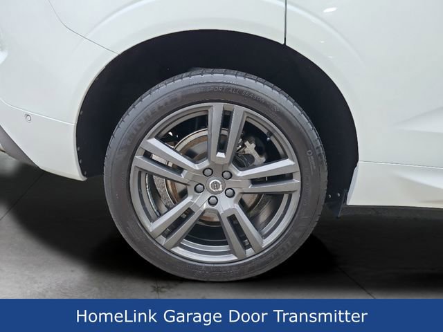 Used 2019 Volvo XC60 T6 Momentum w/ Multimedia Package image 30