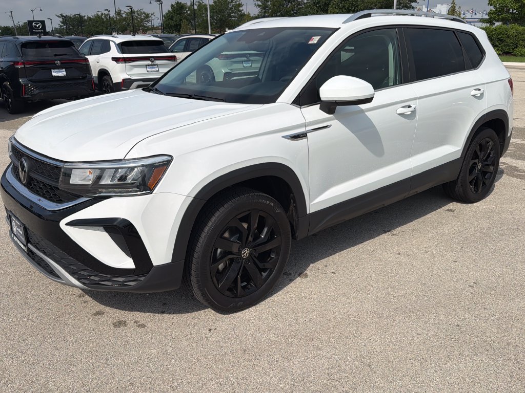 Certified 2023 Volkswagen Taos SE w/ Black Wheel Package AWD/4WD image 3